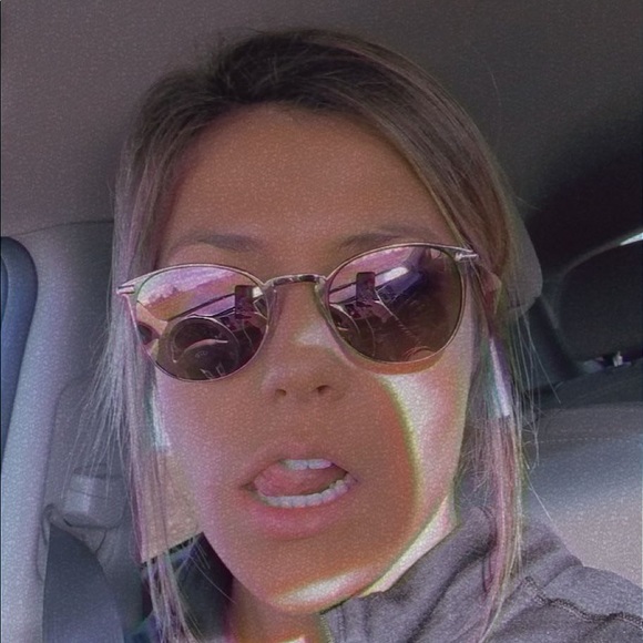 Meet your Posher, Josie - Picture 1 of 1